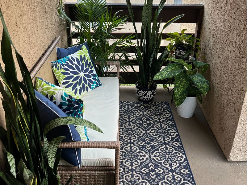 This patio needs more plants.